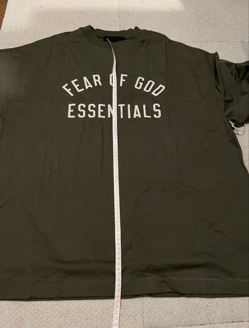 t*8様 Fear of God Essentials Tシャツ オリーブグリー