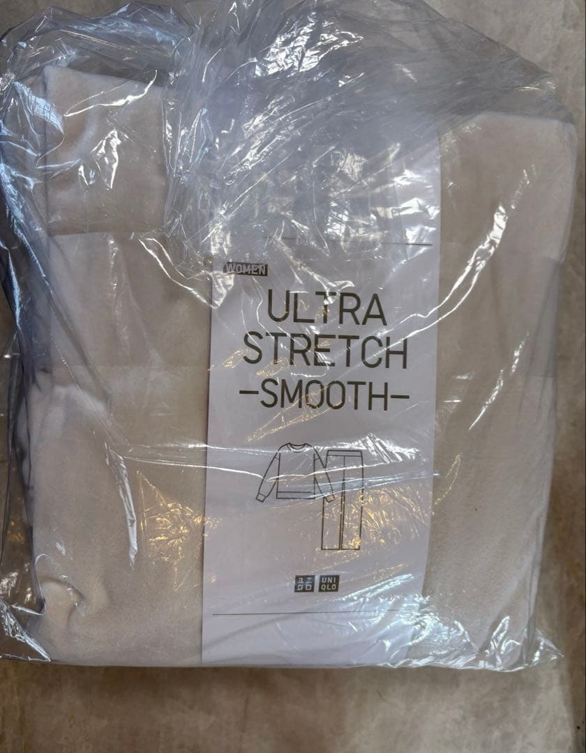 【新品・未使用品】ユニクロ　ウルトラストレッチスムースセット M ナチュラル