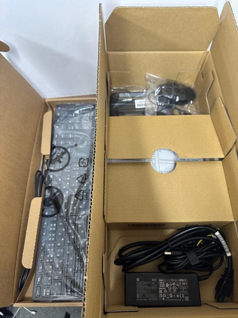 HP Pro Mini 400 G9（第12世代）― 新品