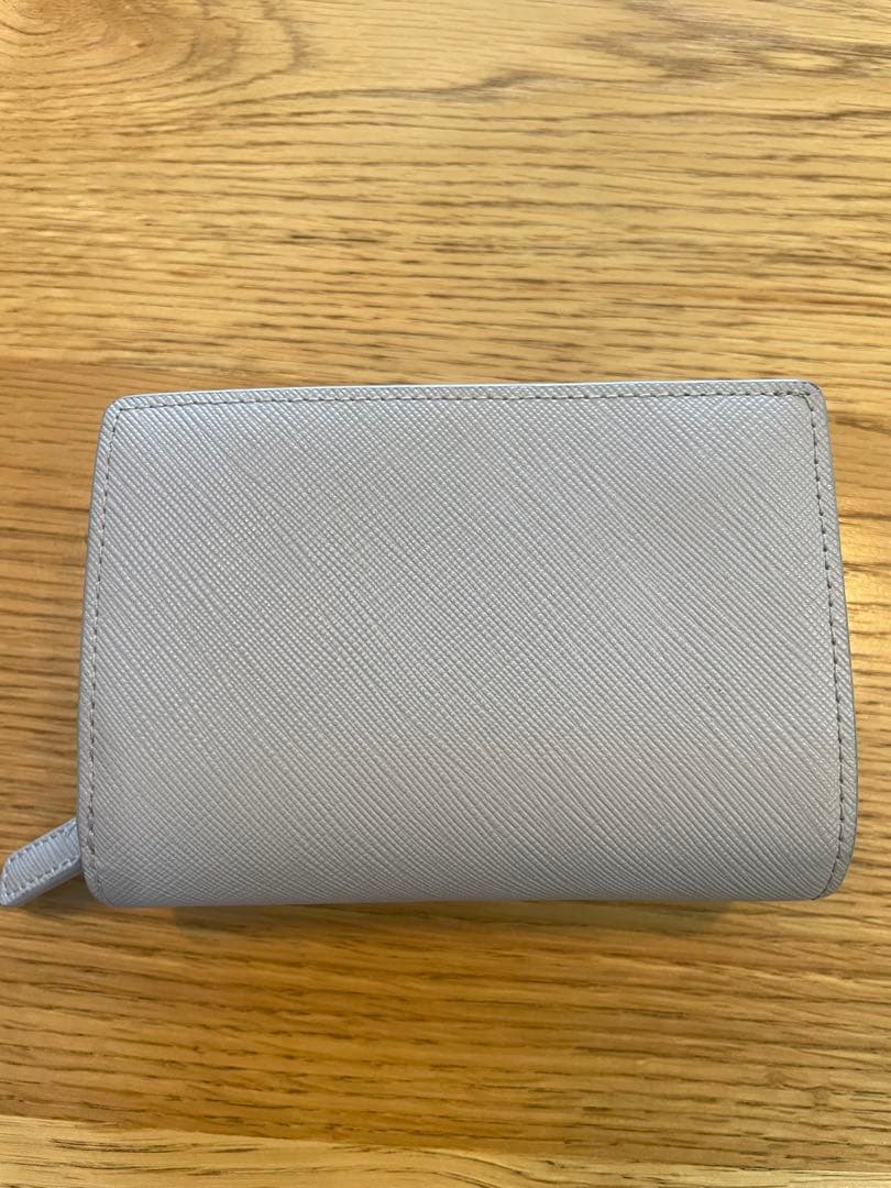 【美品】アニエス・ベー　財布　きれいな水色　三つ折り財布【土日限定10%オフ】