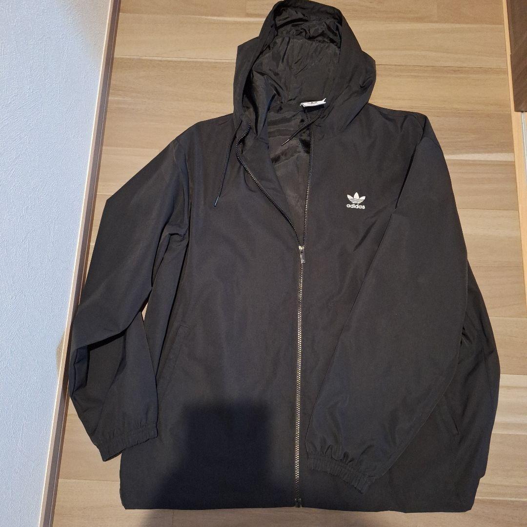 未使用 adidas フード付きジャケット 黒