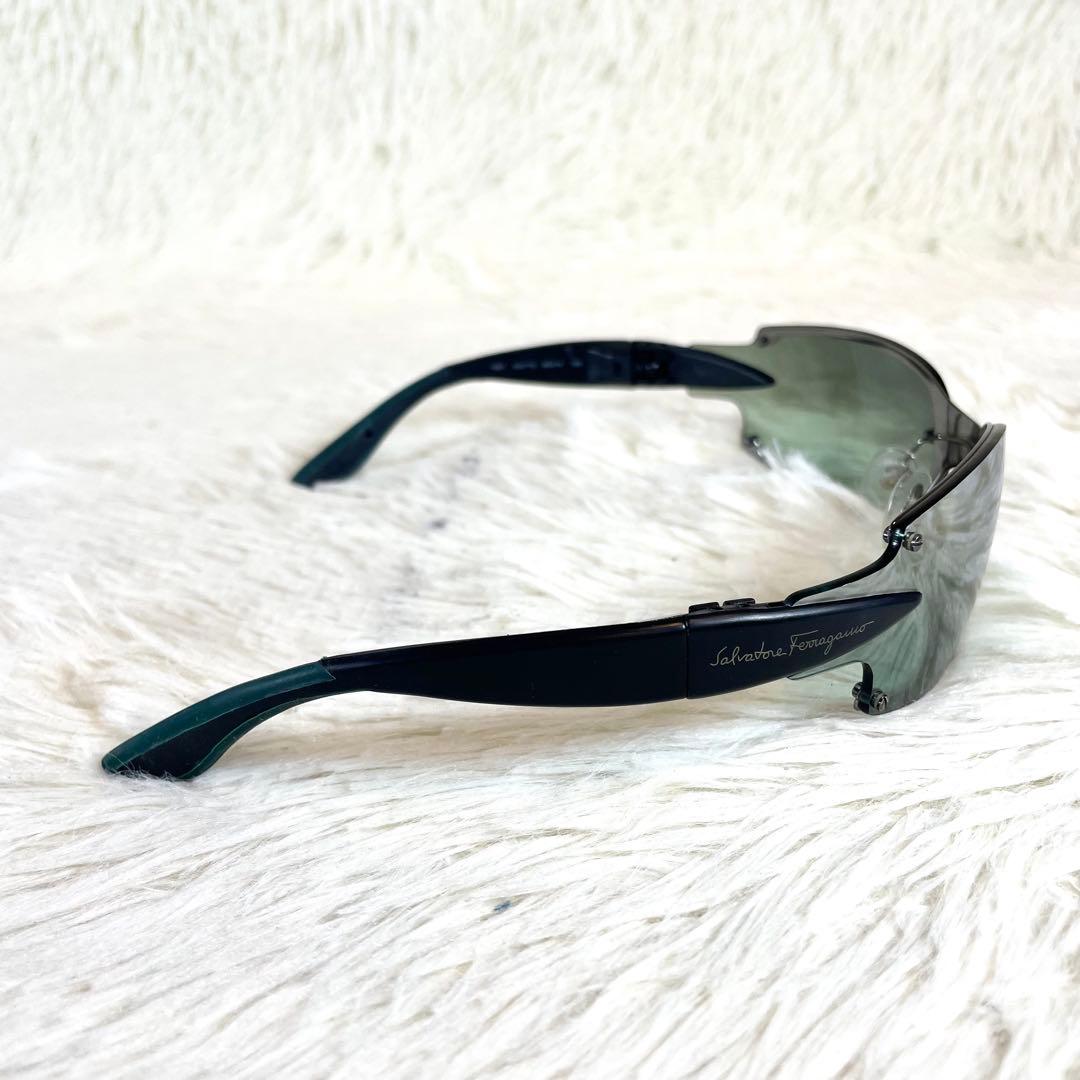 Salvatore Ferragamo　サングラス　1051　グリーンレンズ