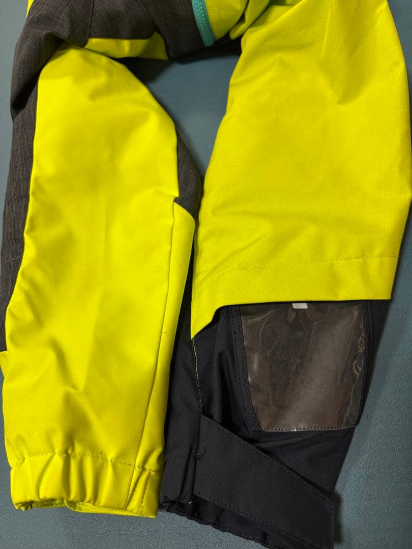 DESCENTE 130 スキーウェア　スキーウエア　子供　デサント　キッズ