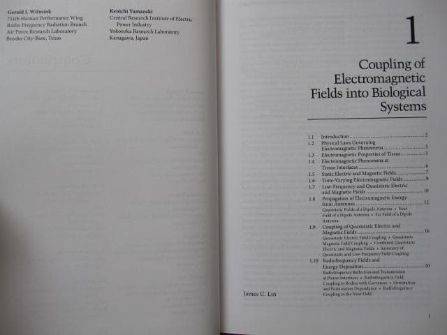 洋書 Electromagnetic Fields in Biological Sys
