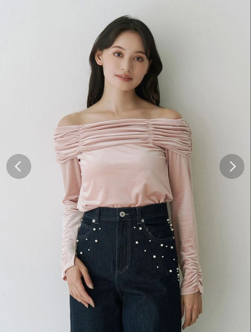 パール装飾付きダークブルーデニムパンツ