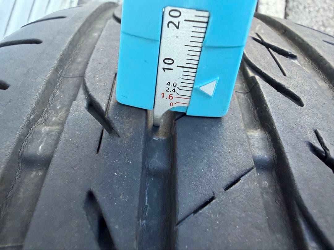 ブリヂストン 215/60R17 タイヤ 2本中古