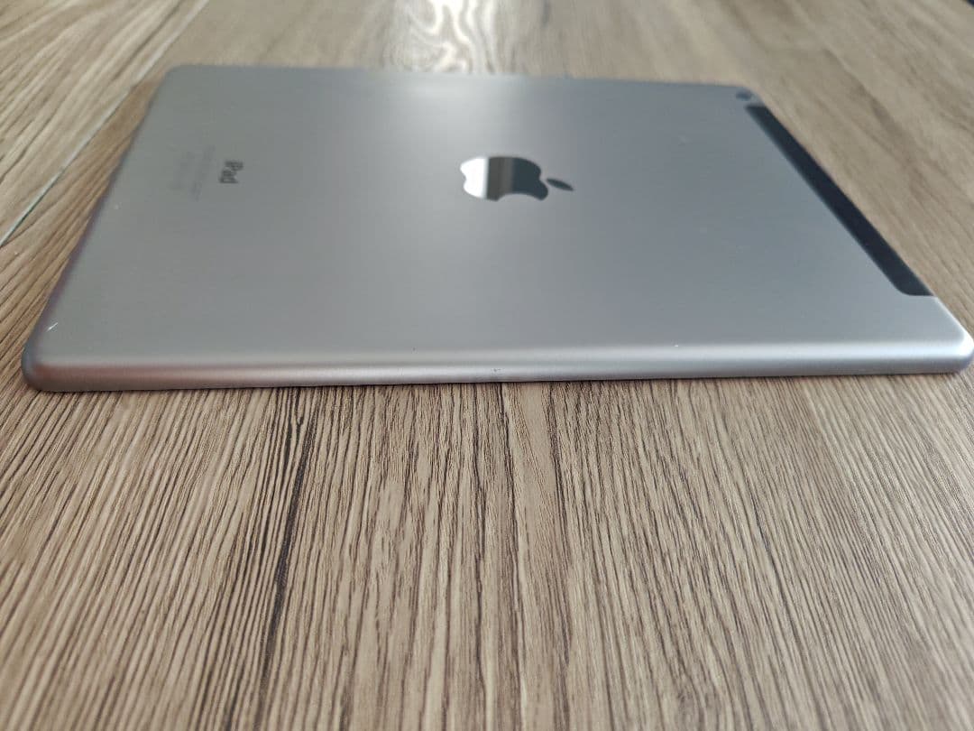 美品 iPadair2 64GB