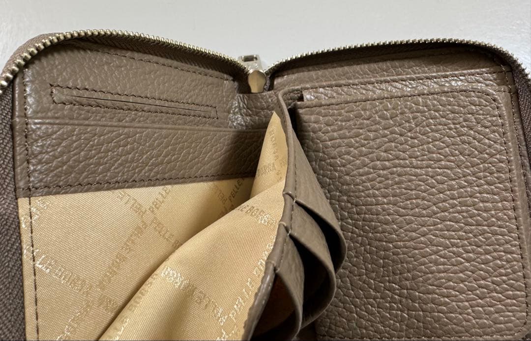 PELLE BORSA 二つ折り財布