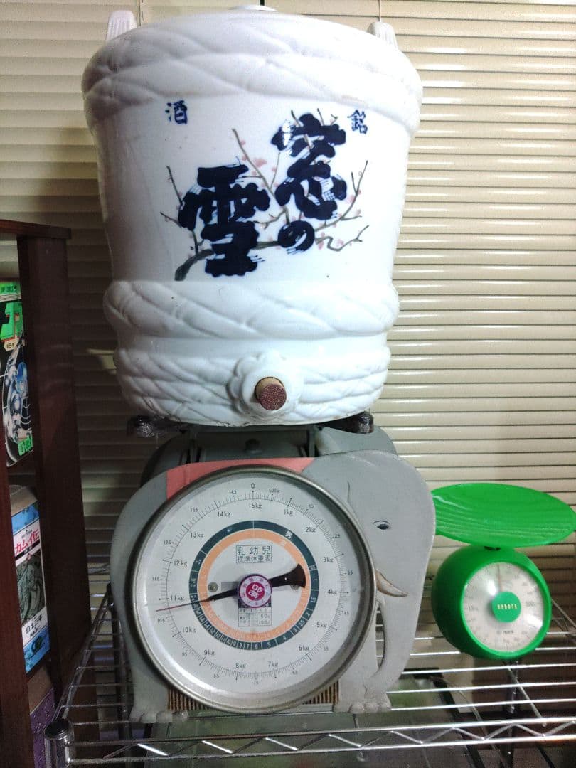 一斗樽　陶磁器製酒樽　窓の雪　昭和レトロポップ　かわいい酒樽　特大サイズオブジェ