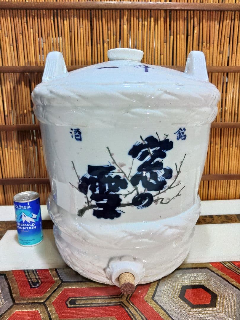 一斗樽　陶磁器製酒樽　窓の雪　昭和レトロポップ　かわいい酒樽　特大サイズオブジェ