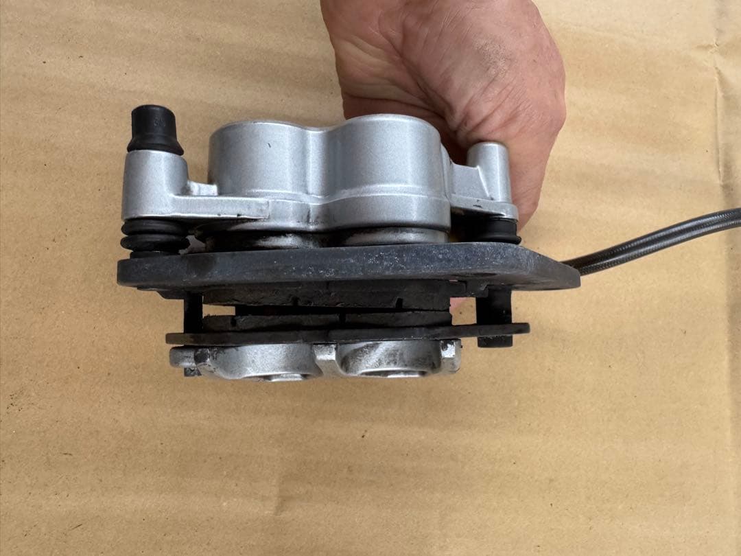 山*起様 YB125SP 2Podキャリパー　ホース付き YBR125 YBR2