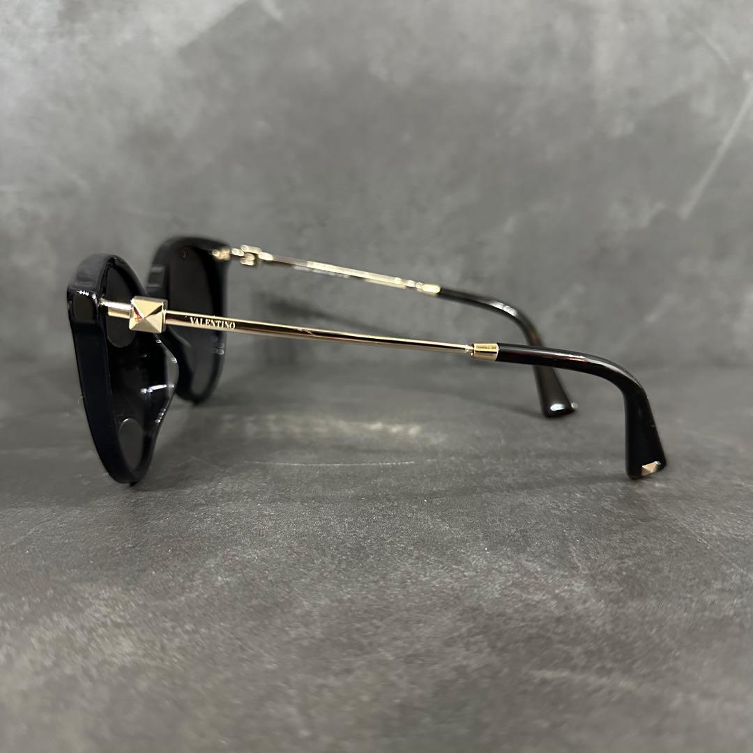 Valentino ブラック キャットアイ サングラス