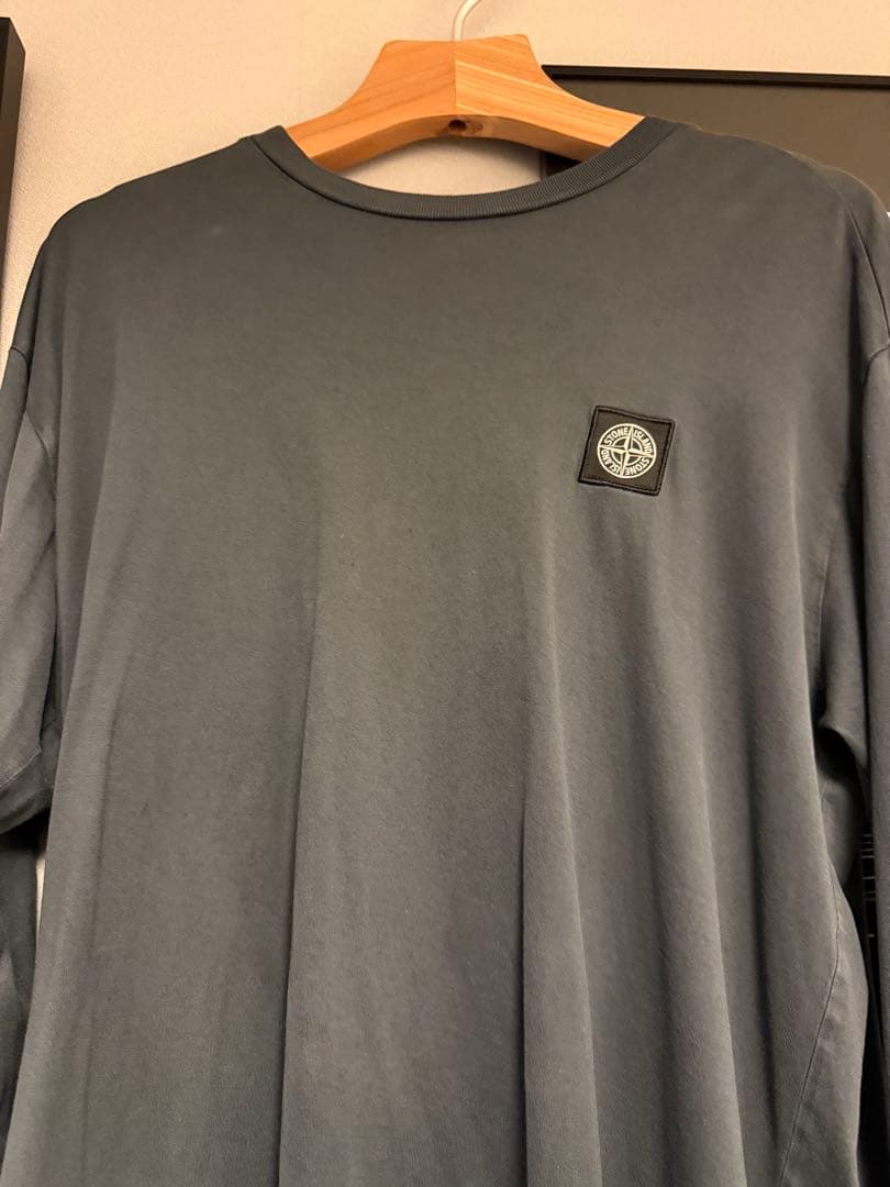 STONE  ダークグレー ロングスリーブTシャツ