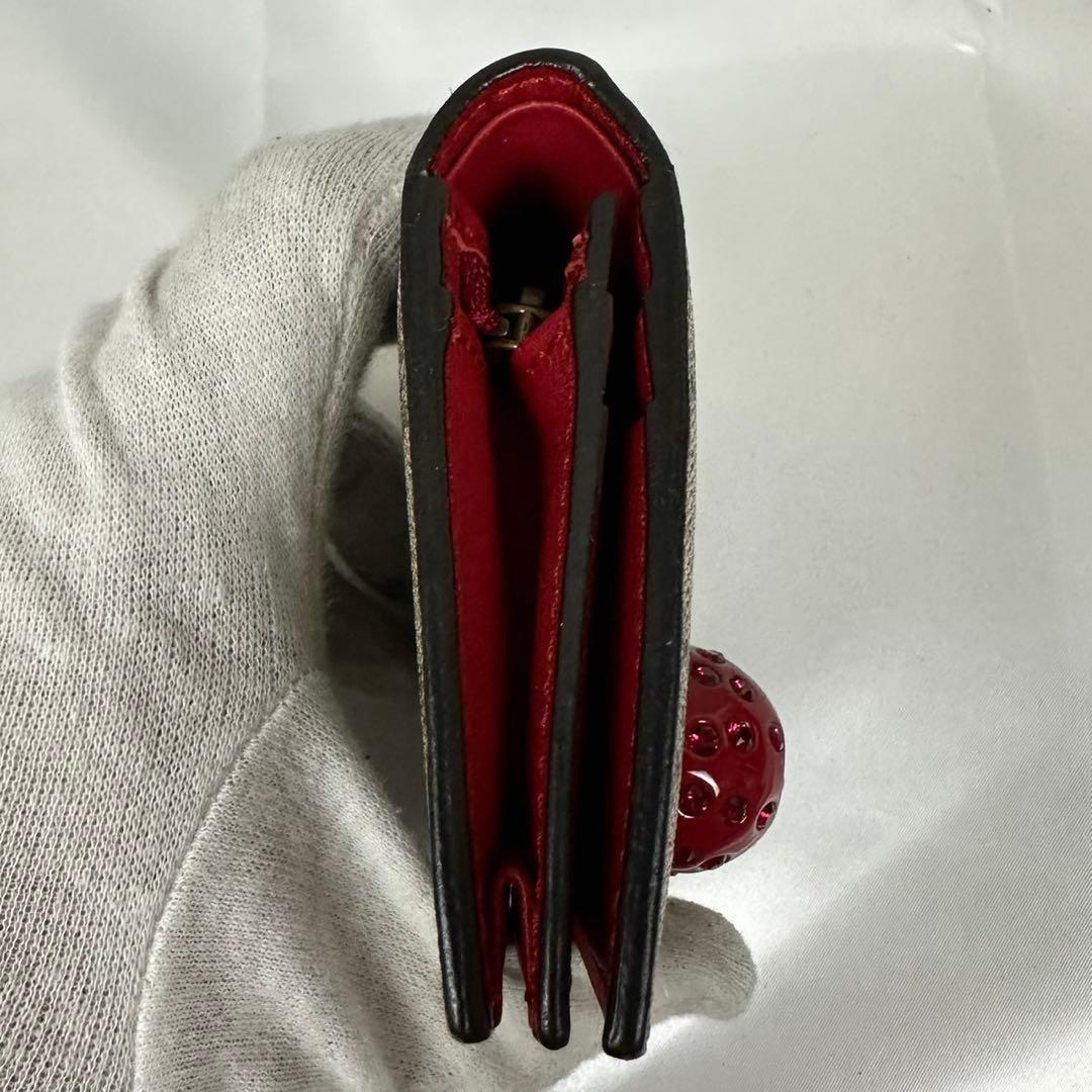 美品 グッチ PVC 折り財布 チェリー スタッズ GG柄 ロゴ型押し ブラウン