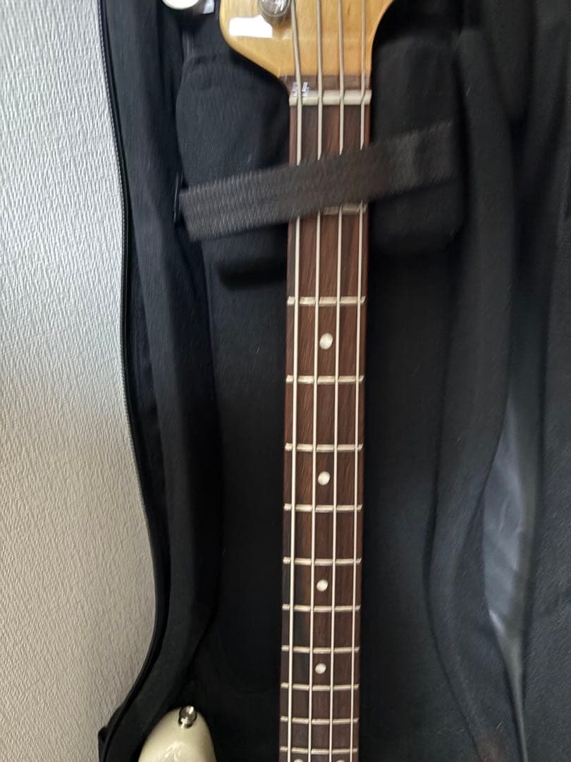 ベース Tokai AJB108