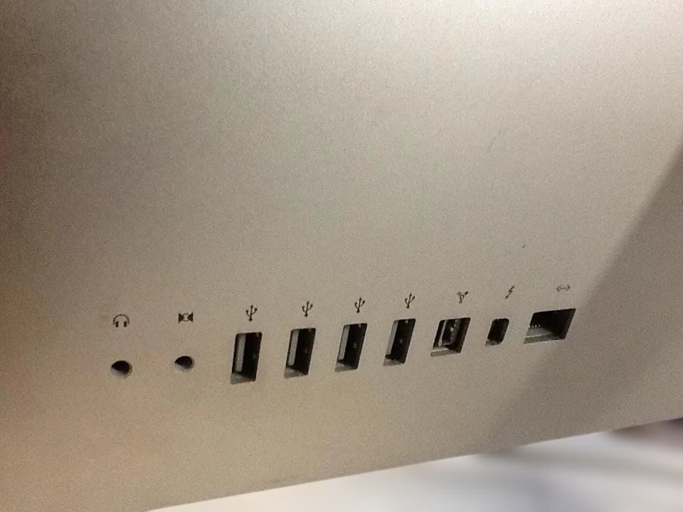 iMac 21.5インチ Mid 2011