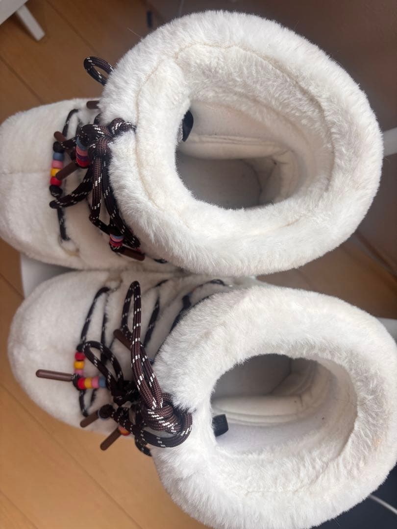 MOON BOOT ホワイトムートンブーツ