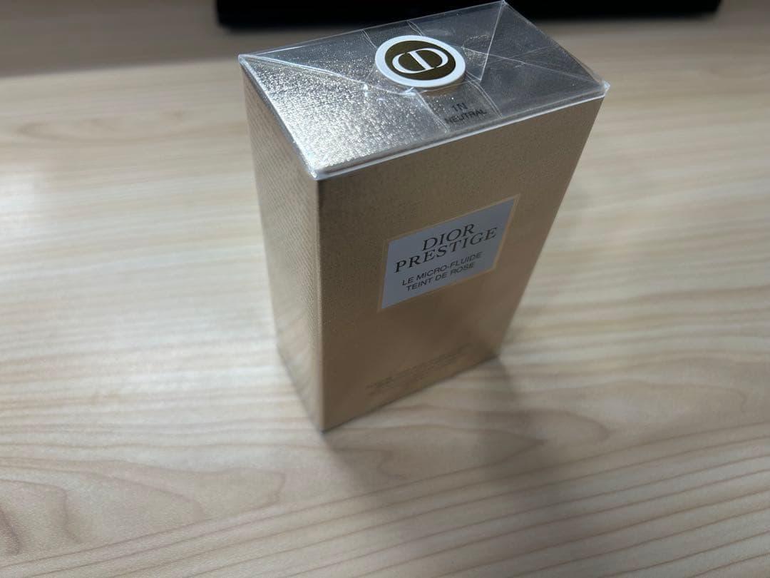 Diorプレステージ ル フルイド タンドゥローズ　1N