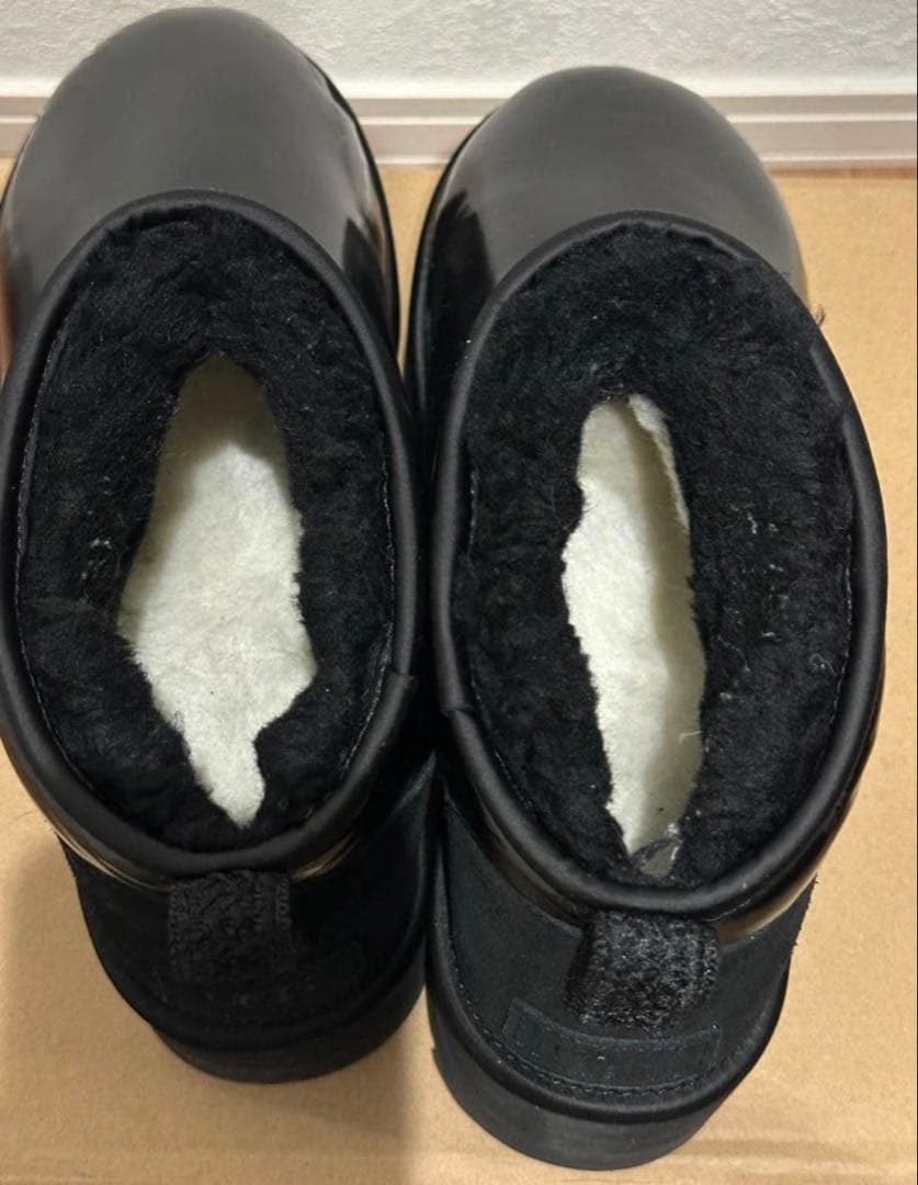 UGG アグ　ムートンブーツ　ウルトラミニ　プラットフォーム　ハイシャイン
