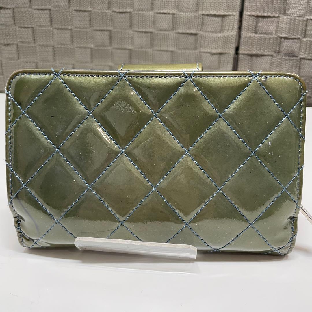 C*乃様 CHANEL 二つ折り財布 オリーブグリーン