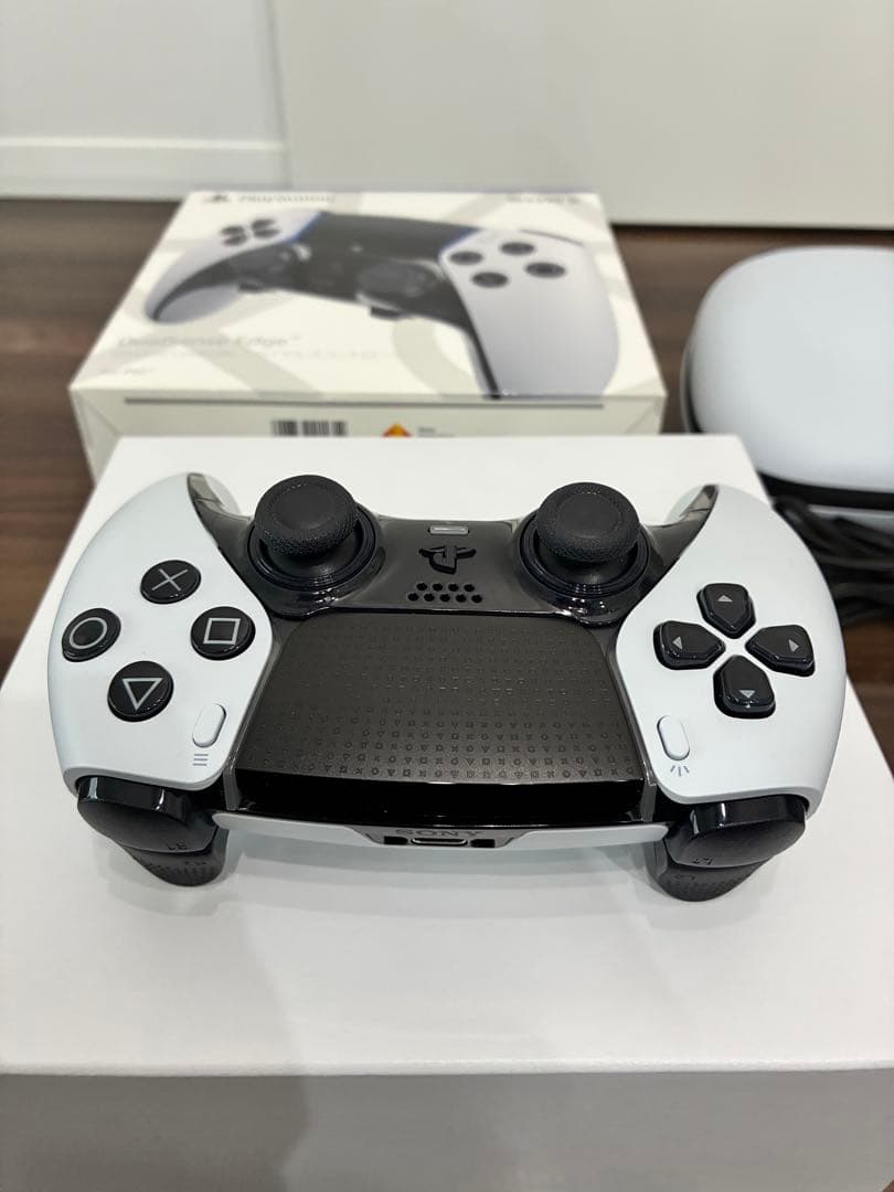 美品　DualSense Edge ワイヤレスコントローラー