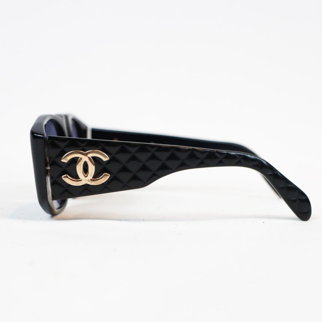 CHANEL ブラック サングラス ゴールドロゴ 箱付き