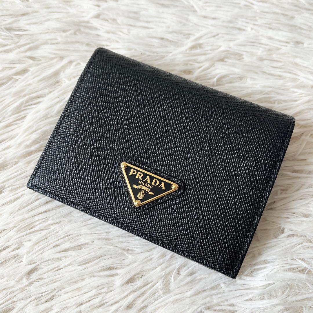 新品✨PRADA プラダ　サフィアーノ　二つ折り財布　三角ロゴ　1mv204 黒
