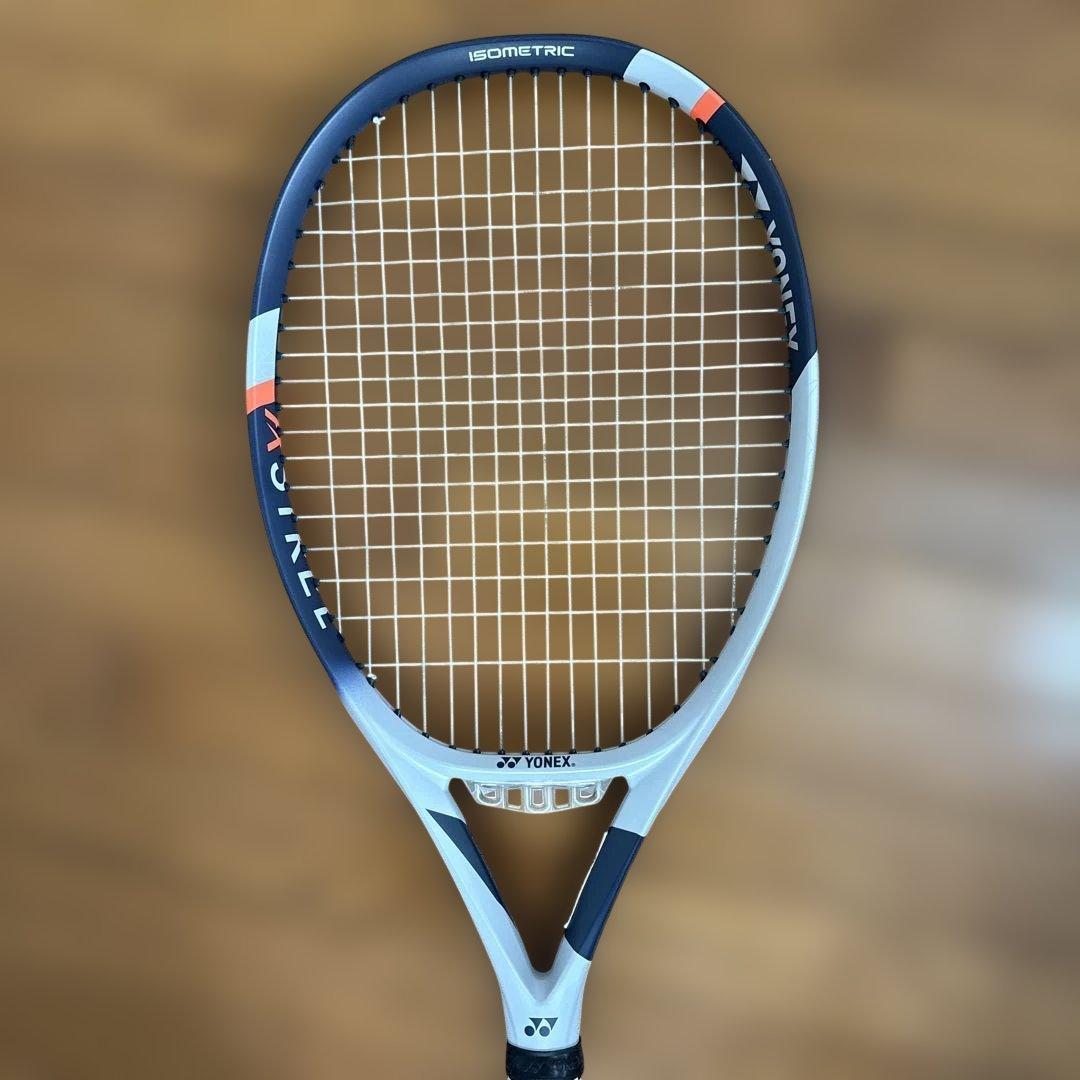 美品！ヨネックス硬式テニスラケット アストレル105、G2現行モデル