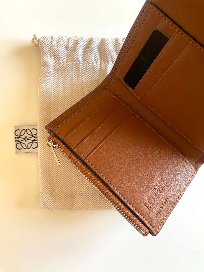 LOEWE ロエベ 三つ折り財布 新品