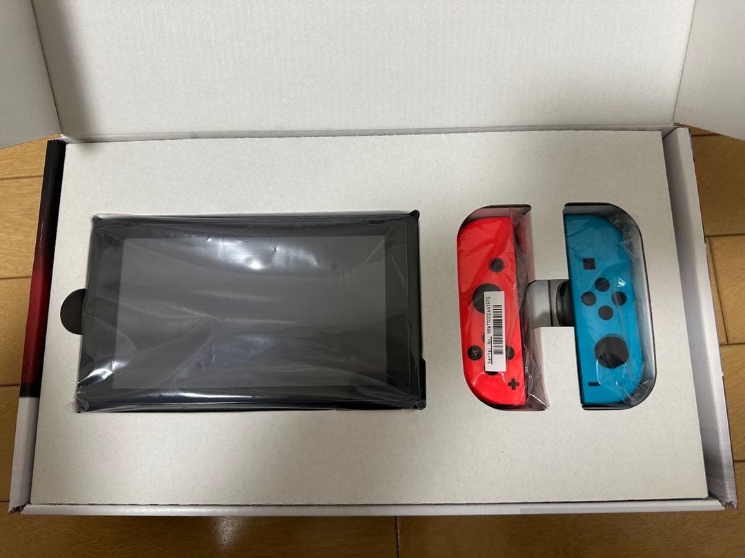 Nintendo Switch 本体 任天堂にて新型の本体に交換済み。未使用