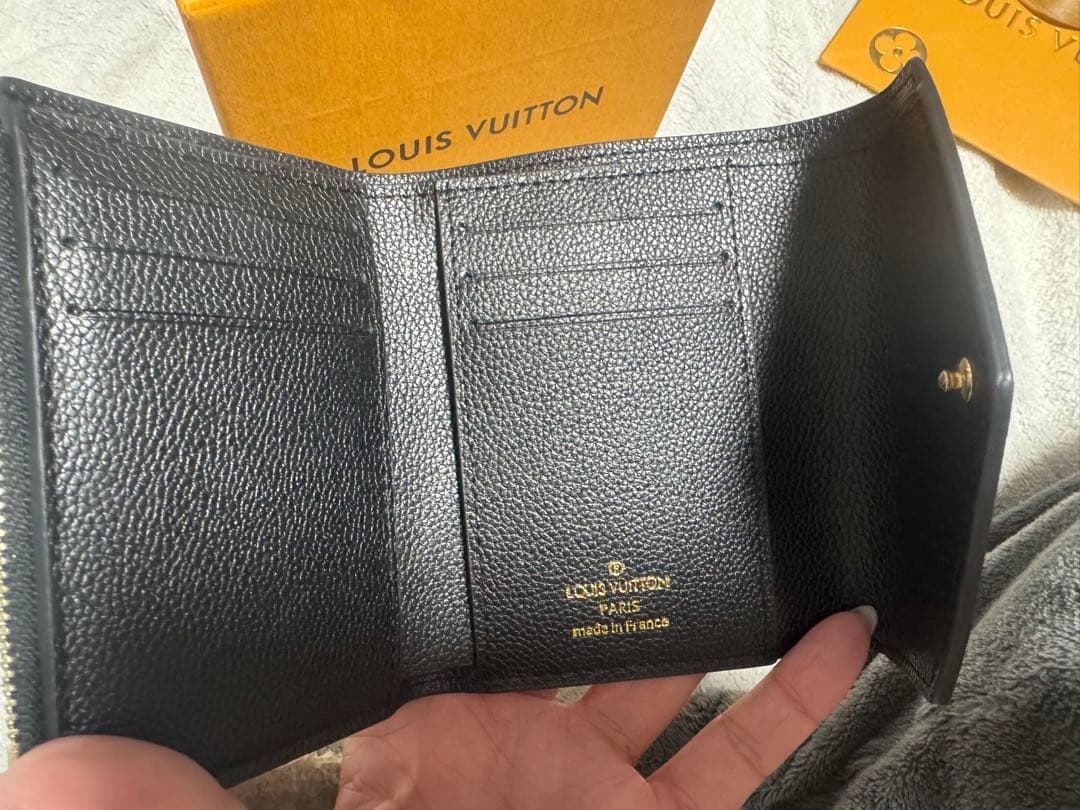 LOUIS VUITTON ブラック三つ折り財布