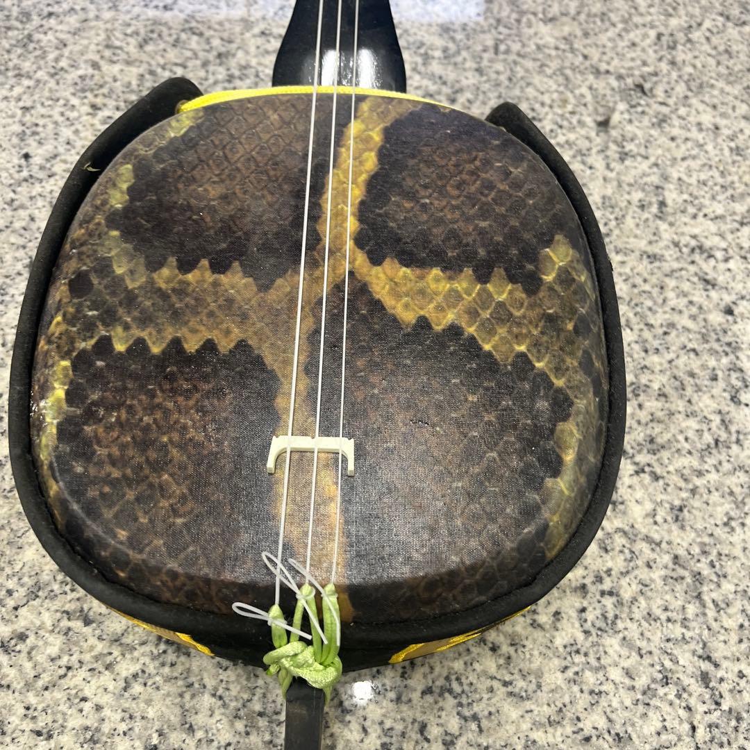 三味線 沖縄三線 サンセン 和楽器 弦楽器 楽器 蛇柄 小物 格安
