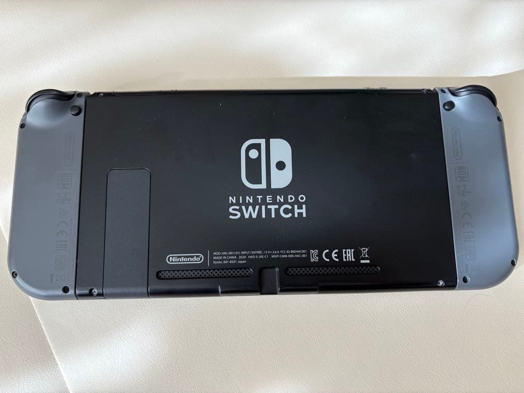 【多少の値引き交渉可】任天堂Switch本体 (外箱以外の部品は完備)