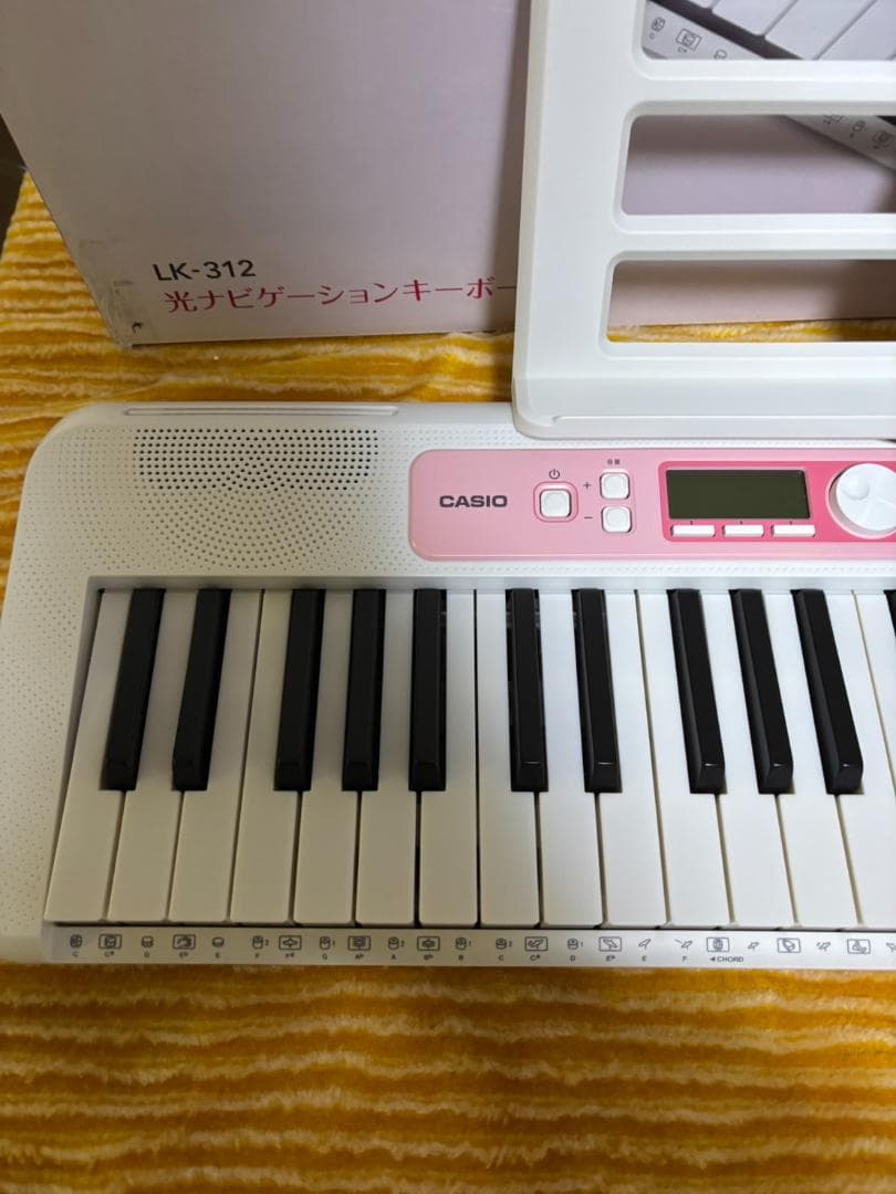 CASIO LK312 61鍵光ナビゲートキーボード 楽譜 マイク無し