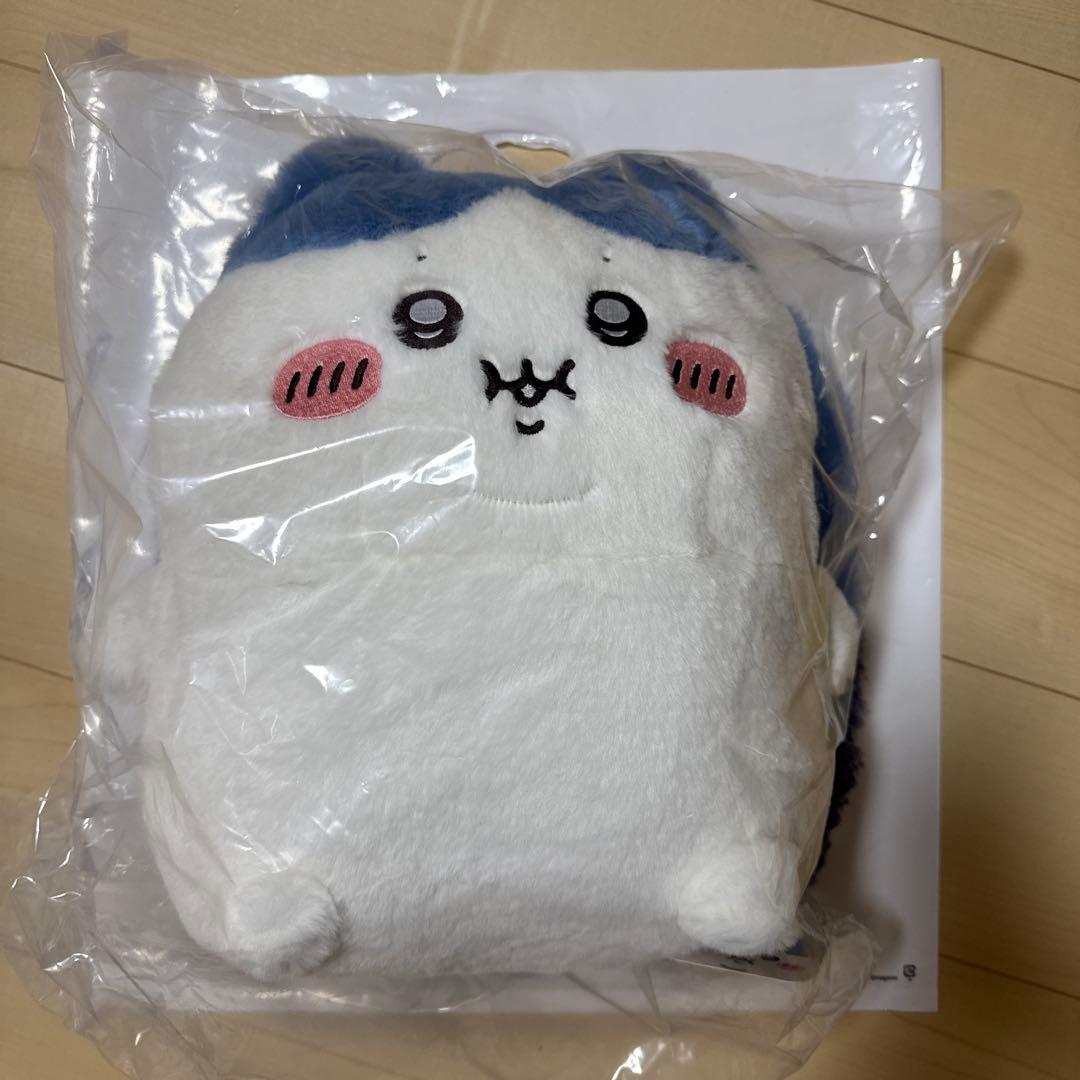 ちいかわ 重め！ぼっちゃり抱っこぬいぐるみ［35㎝］ハチワレ