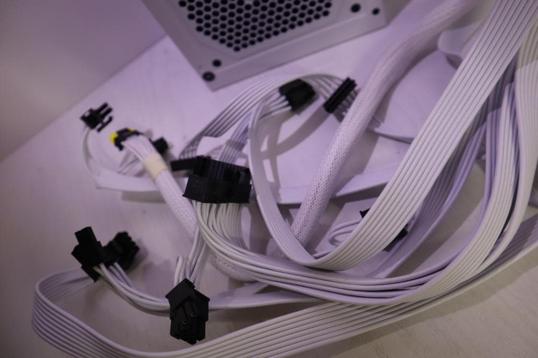 MSI ホワイト電源ユニット 850W