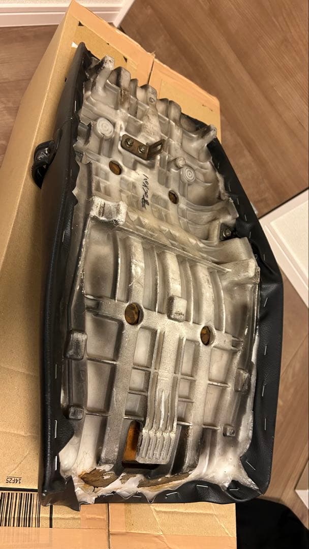 XJR400 4hm 純正カスタムシート ストラップ付き