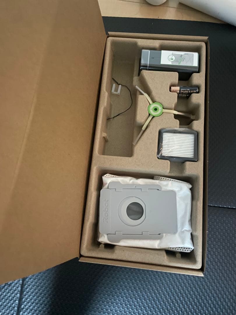 【美品】ルンバ i7+ 自動ゴミ収集機付き iRobot