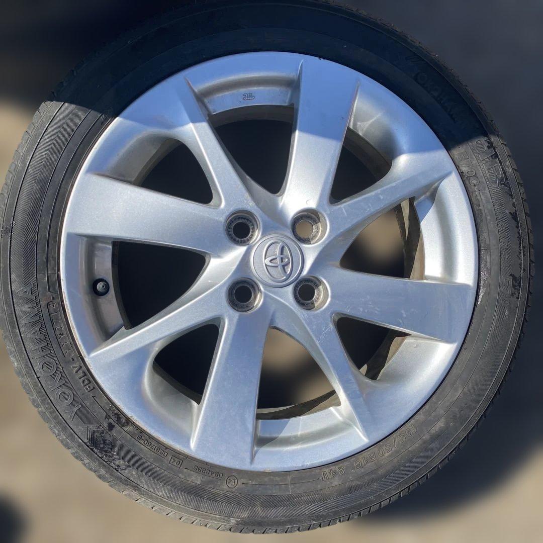 Yokohama 16インチタイヤとToyotaホイールセット