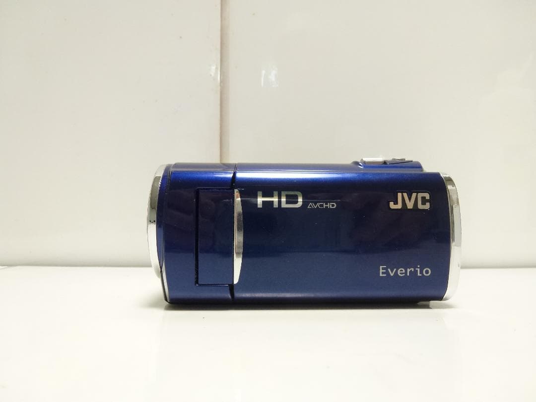 大人気動作品　ビクター　JVC Everio GZ-HM670 ビデオカメラ