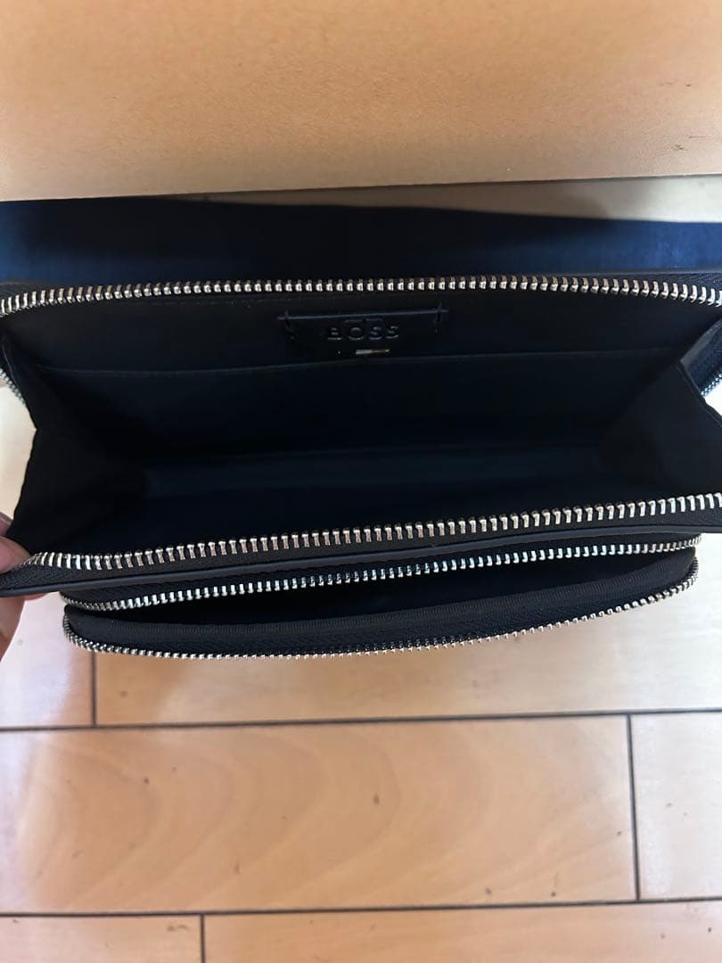 BOSS メンズショルダーバッグ 未使用 ブラック 長財布収納可