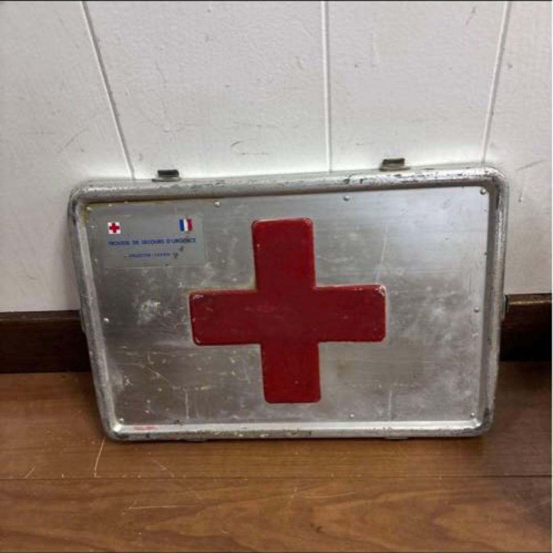 フランス軍　実物　FIRST AID KIT CASE メディカルケース　アルミ