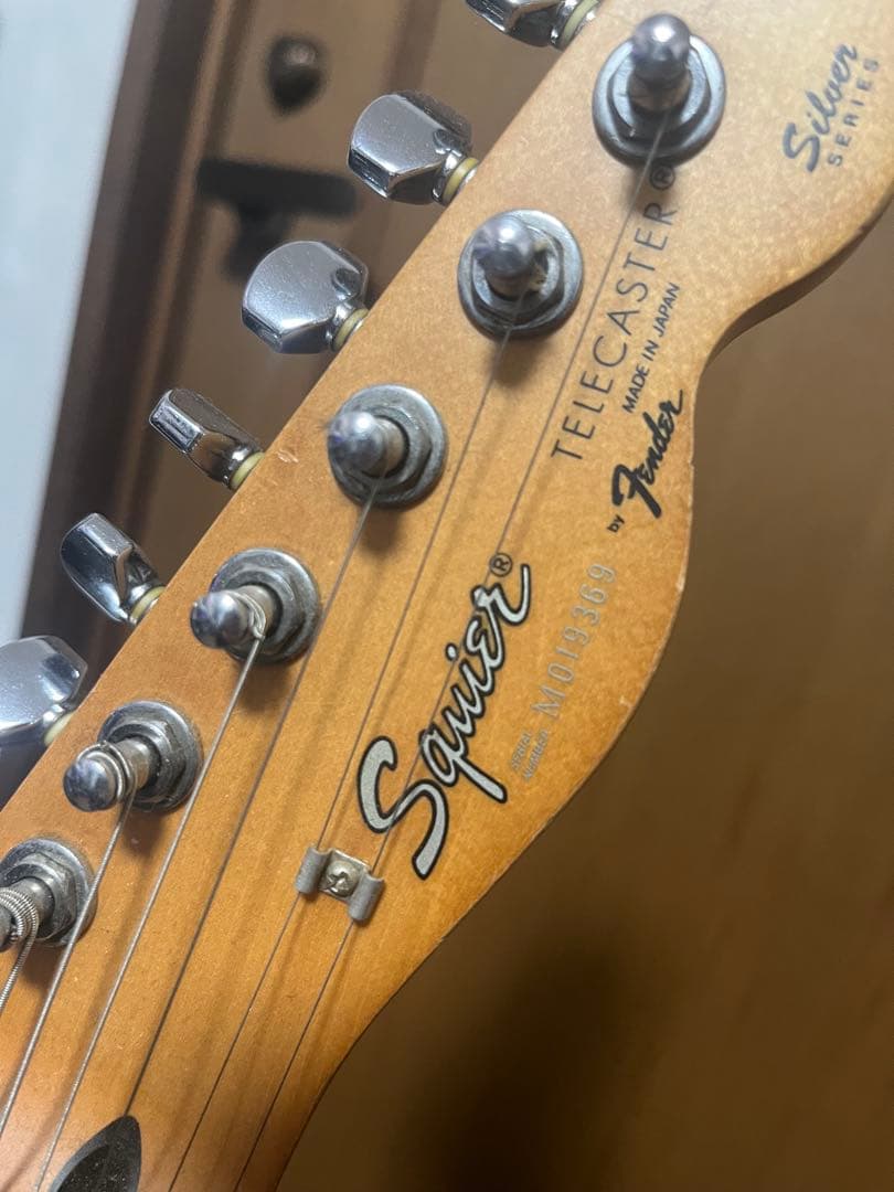 Earl　Squier by fender TelecasterMシリアル