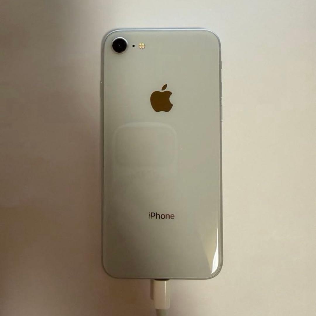 iPhone8 64GB シルバー