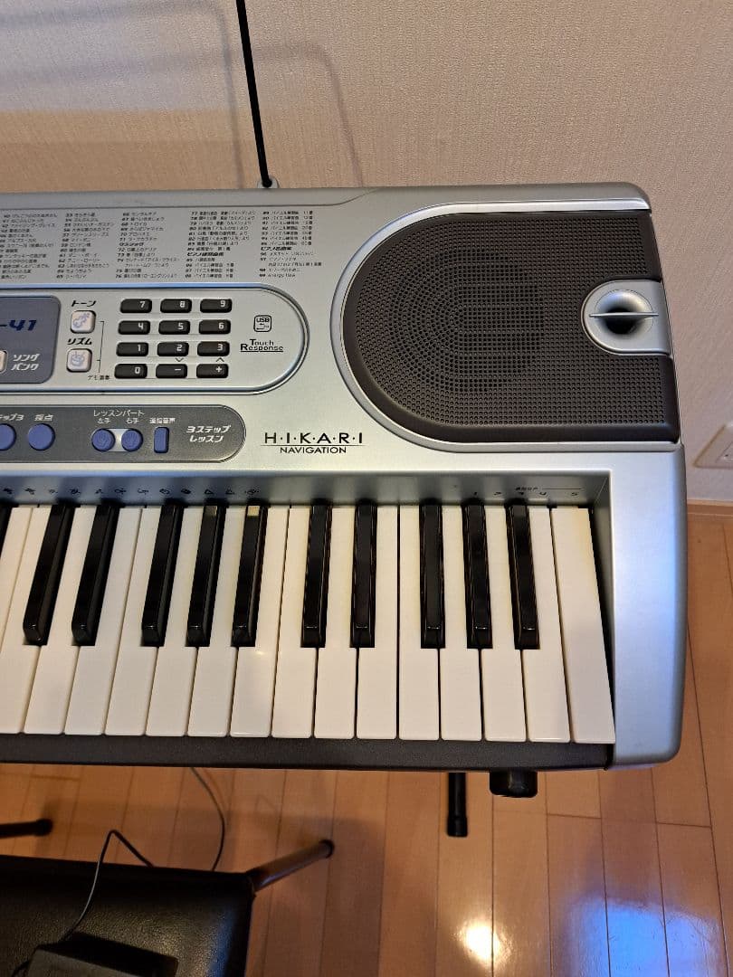 CASIO 61鍵盤 光ナビゲーションキーボード　譜面タテ　ACアダ　椅子付き