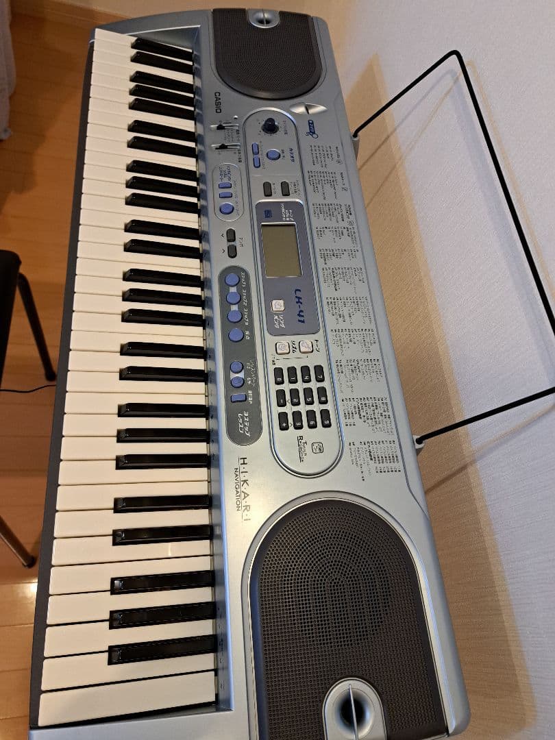 CASIO 61鍵盤 光ナビゲーションキーボード　譜面タテ　ACアダ　椅子付き