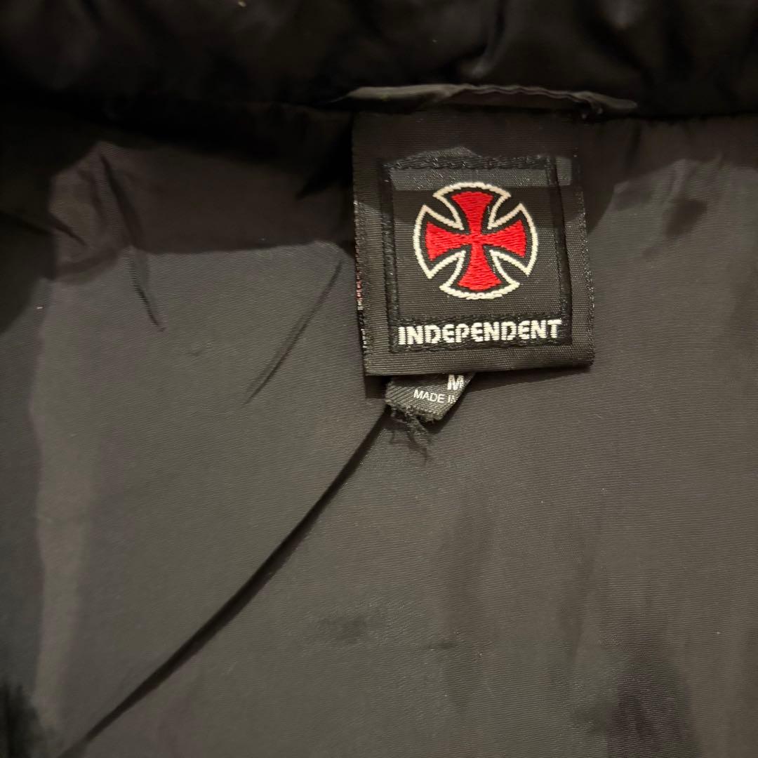 INDEPENDENT ダウンベスト　刺繍ロゴ ブラック