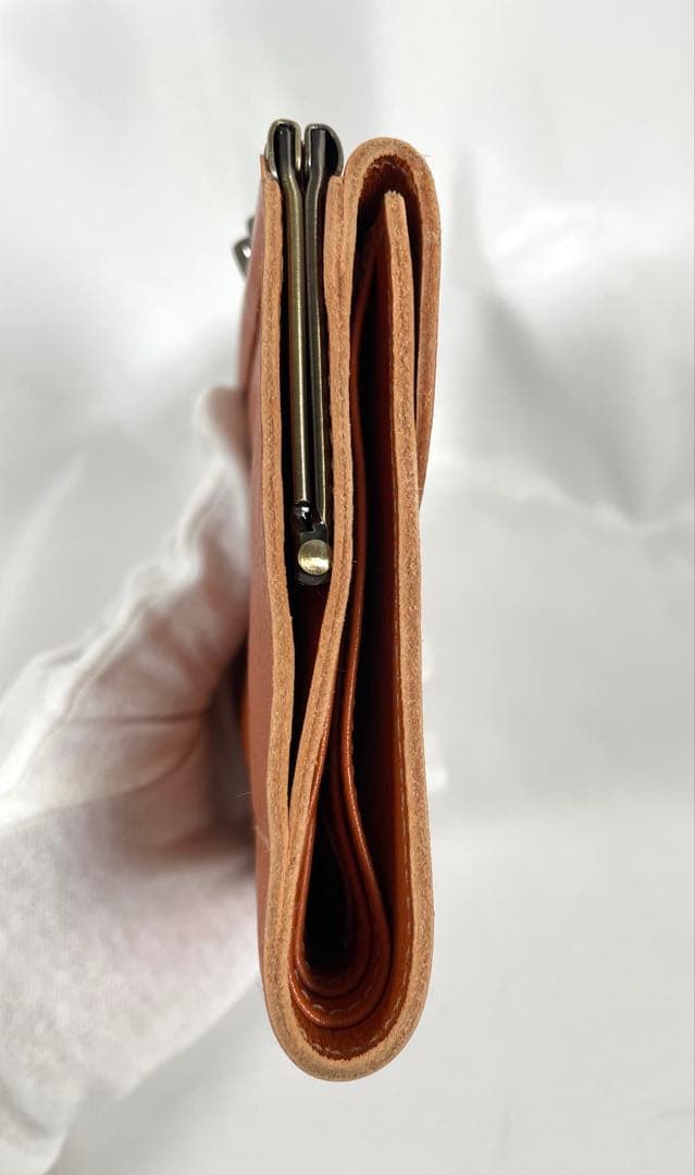 未使用 IL BISONTE イルビゾンテ 二つ折り財布 がま口 レザー