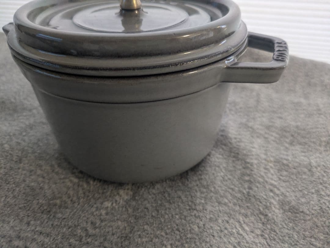 staub ピコココットラウンド　旧16センチ グレー