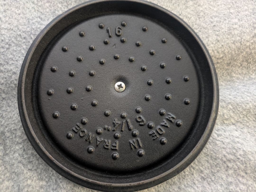 staub ピコココットラウンド　旧16センチ グレー